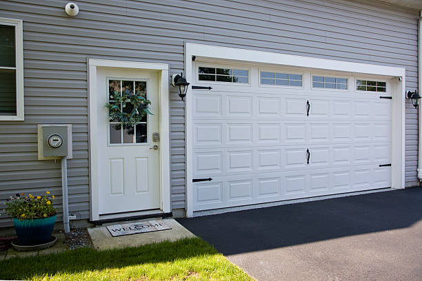 24/7 Emergency Garage Door Panel Replacement experts in Cherry County County, NE